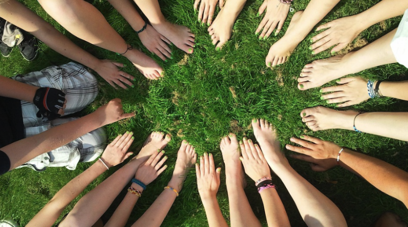 Finding Friendship and Support in Wheeling's Online Circles